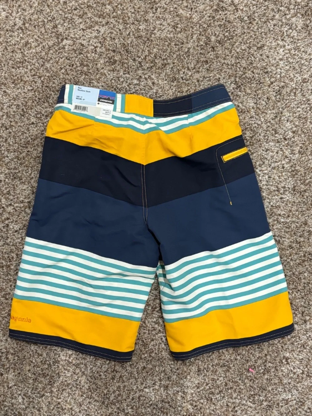 Patagonia BRAND NEW WITH TAGS Boys Wavefarer Shorts Swim Board shorts size 12